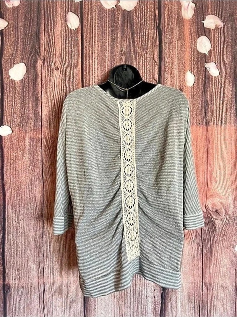 no boundaries Striped Crochet Front Sweater in Gray & White Size XL (15-17)